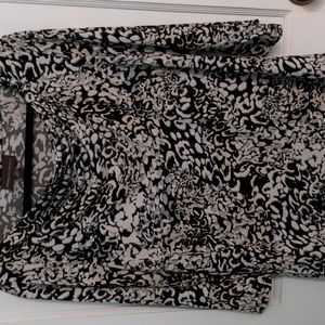 Dana Buchman Size L Black White and Gray Top with Cowl Neckline
